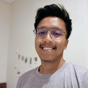 Julio Samudra, an SEO Specialist and AI Content Strategist based in Bali